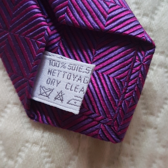 Authentic ESCADA silk tie - Picture 3 of 5